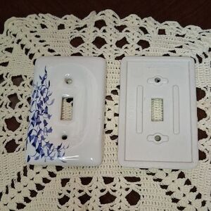 Porcelin Single Toggle Light Switch Cover - White with Blue Floral
